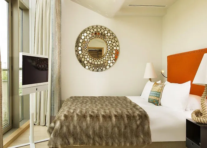 Goralska Residences Bastille 酒店 4*