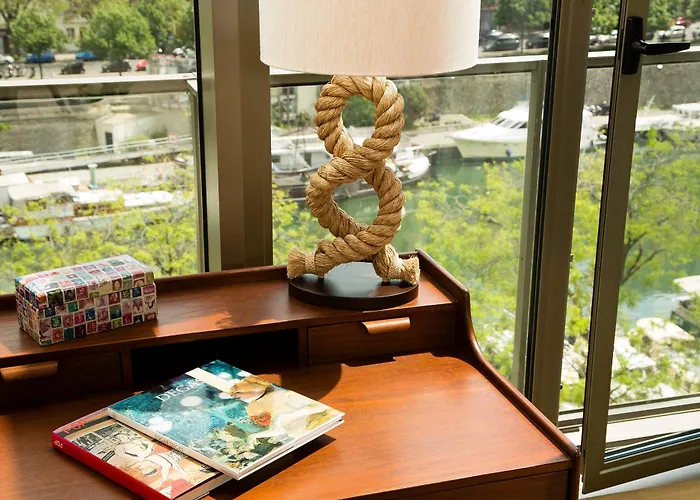 Goralska Residences Bastille 酒店 4*