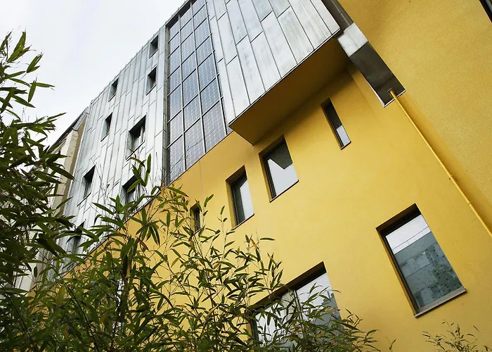 Goralska Residences Bastille 4*
